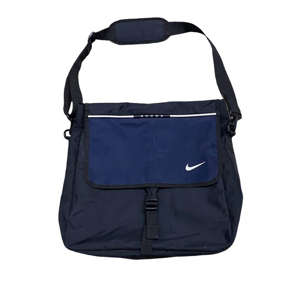Nike Unisex Laptop or Book bag, adjustable shoulder strap, Black and Blue